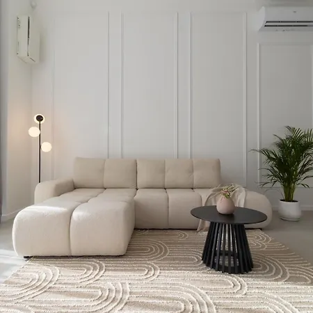 Luxury Seaside Loft Apartment *